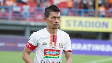 3 Artis Pria yang Menikahi Ibu Angkatnya