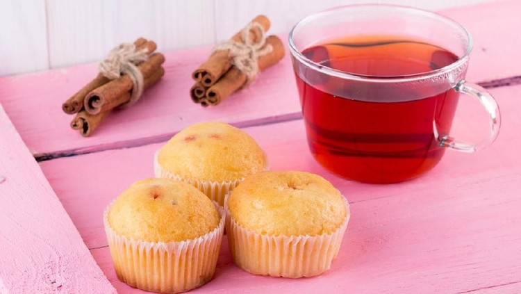 Sore hari, enaknya ngemil sambil minum teh. Coba yuk resep bolu tape.