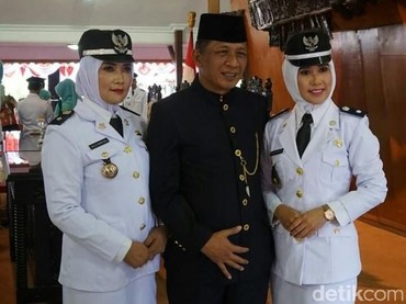 Mantap! 2 Istri Wabup Blitar Dilantik jadi Kades