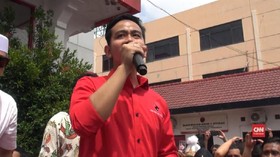 img-title VIDEO: Gibran dan Petahana Bersaing Ketat di Pilkada 2020