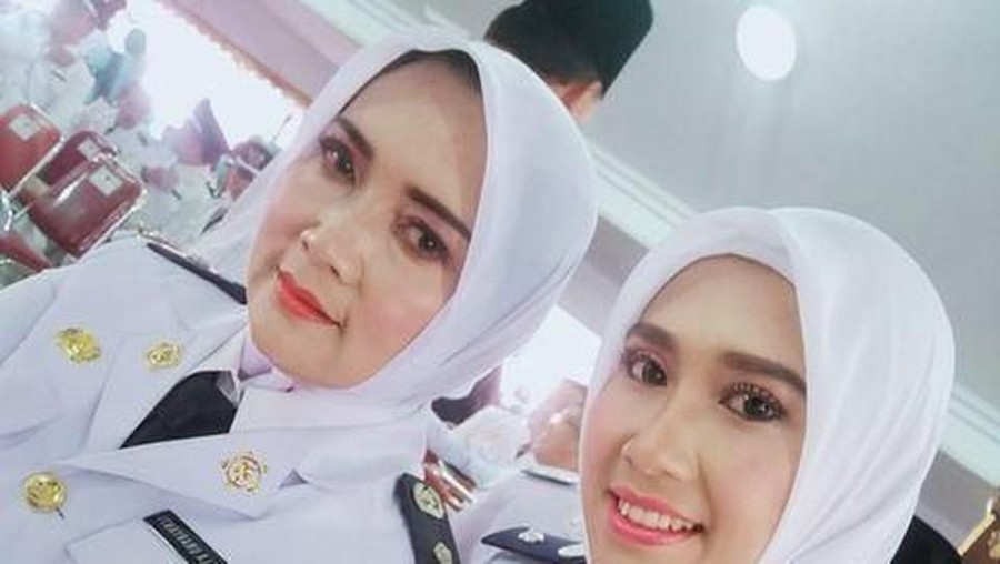 Dua Istri Wabup Jadi Kades, Kemendagri Angkat Bicara Kementerian Dalam Negeri angkat bicara soal dua istri Wakil Bupati Blitar yang jadi Kepala Desa.