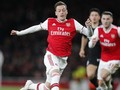 Ozil Tersenyum dan Arsenal pun Menang