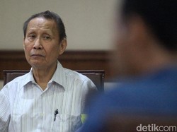Terbukti Suap Eks Dirut PTPN III, Pengusaha Pieko Divonis 16 Bulan Penjara