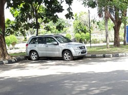 Parkir Mobil di Bawah Sinar Matahari Bisa Bunuh Virus Corona