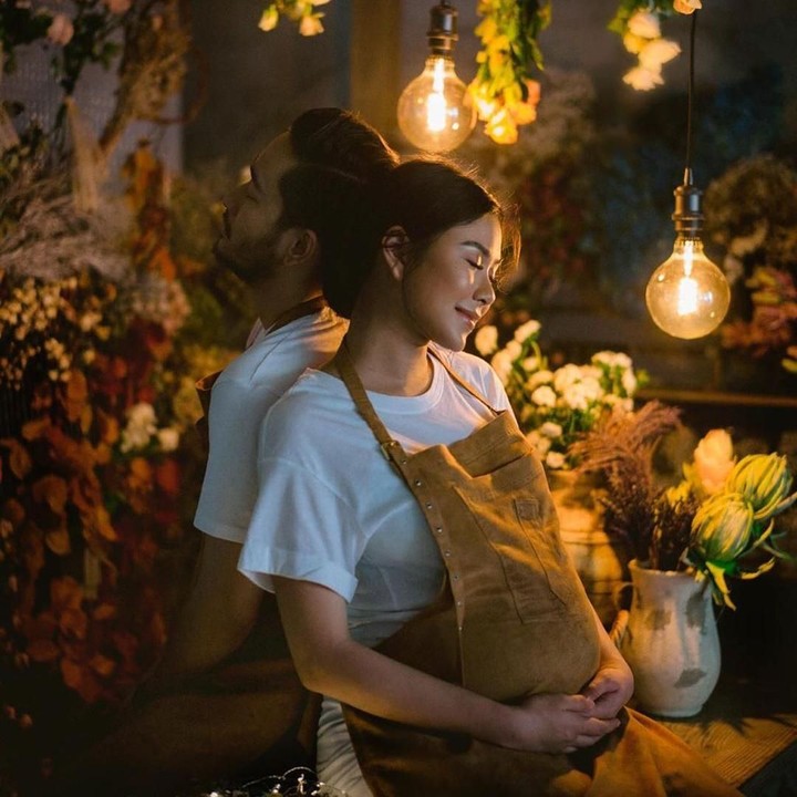 <p>Jelang melahirkan anak kembar, Syahnaz Sadiqah dan Jeje 'Govinda' melakukan maternity shoot dengan beberapa konsep berbeda dibantu fotografer Diera Bachir. (Foto: Instagram @dierabachir)</p>