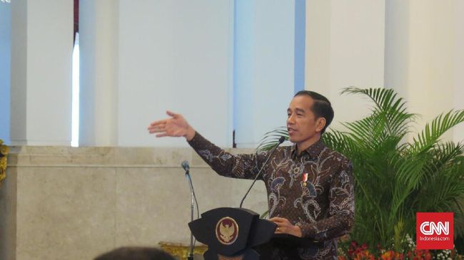 Jokowi Tak Ingin Ibu Kota Baru Sepi dan Berbiaya Mahal Presiden Jokowi tak ingin ibu kota negara baru di Penajam Paser Utara dan Kutai Kartanegara menjadi kota yang sepi dan berbiaya hidup mahal.