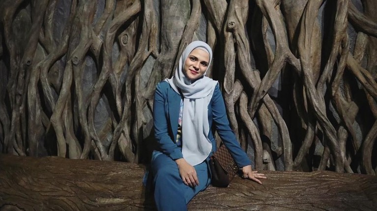 Potret Rosmanizar yang tengah diisukan sudah dinikai oleh mantan calon suami Vanessa Angel, Didi Mahardika.