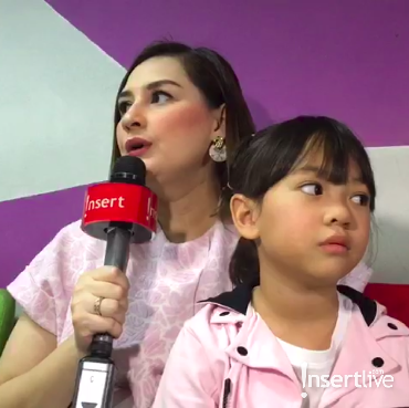 Anak Tak Rewel Ditinggal Kerja, Mona Ratuliu: Yang Rewel Bapaknya