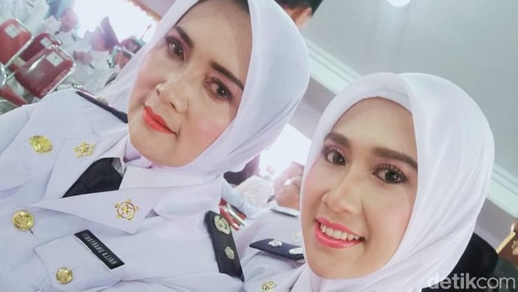 Dua Kades di Blitar ini punya suami yang sama.