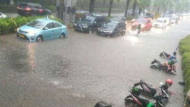 img-title Jakarta Banjir, Curhatan Patah Hati Tersebar di Twitter