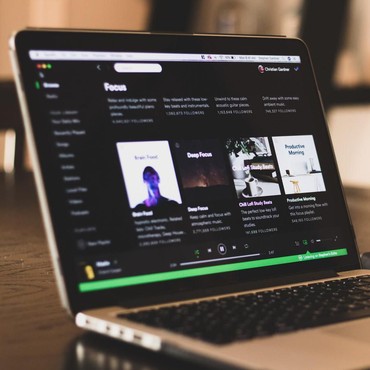 Netflix Akan Buat Film Tentang Asal-usul Spotify