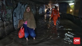 FOTO: Genangan Air Rendam Sejumlah Wilayah Jakarta