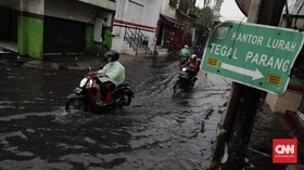 Colosseum dan Banjir DKI, #4niesCuciTangan Menggema