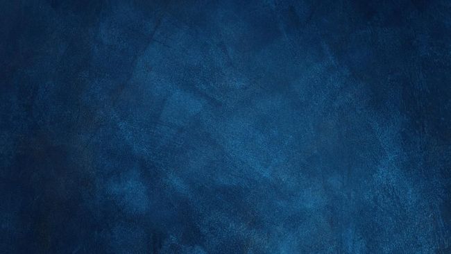 Classic blue digambarkan sebagai warna langit dan laut yang bersifat universal. Warna ini dinilai dapat memberikan rasa damai dan tenang bagi banyak orang.