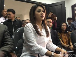 Jenita Janet Bantah Suka Lukai Diri saat Berumah Tangga