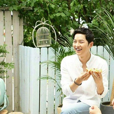 Song Joong Ki Siap Bintangi Film 'The Season of You and Me'