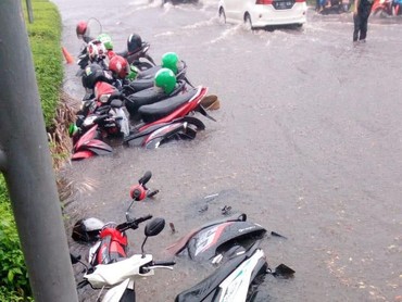 Deretan Video Lucu di Tengah Banjir Awal Tahun 2020