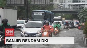 VIDEO: Hujan Deras & Angin Kencang, Jalan Ibu Kota Terendam