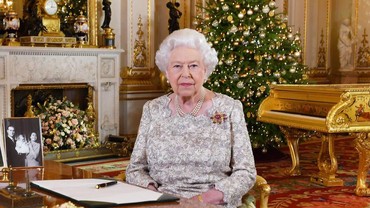 img-title Staf Kerajaan Inggris Positif Corona, Ratu Elizabeth Diungsikan