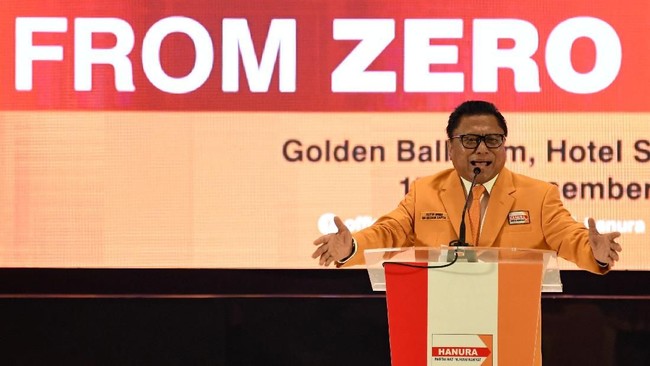 Ketua Umum Hanura, Oesman Sapta Odang menegaskan jabatan dewan pembina partai sudah dihapus, menegaskan posisi Wiranto saat ini.