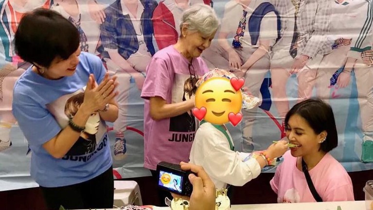 Tujuh potret kemeriahan pesta ulang tahun anak Denada, Shakira Aurum, yang bertemakan grup idol asal Korea Selatan, BTS.