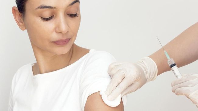 suntik serum vaksin
