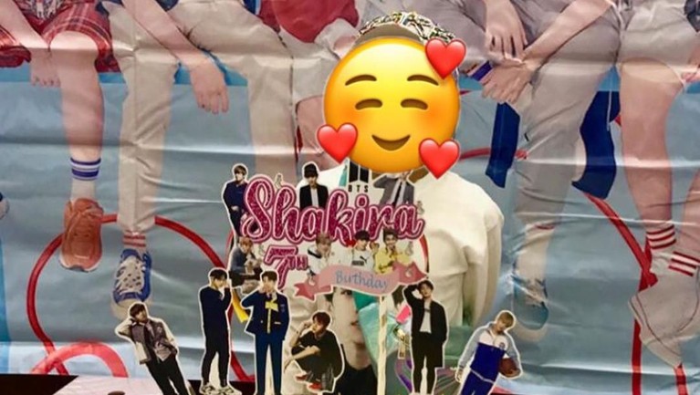 Bertema BTS, Ini 7 Kemeriahan Pesta Ulang Tahun Anak Denada Tujuh potret kemeriahan pesta ulang tahun anak Denada, Shakira Aurum, yang bertemakan grup idol asal Korea Selatan, BTS.