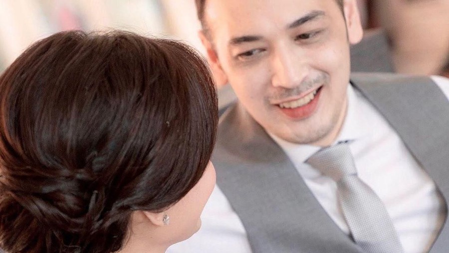 Cut Tari dan Richard Kevin pamer perdana foto pernikahan mereka di media sosial.