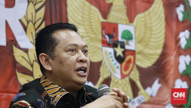 Ketua MPR Bambang Soesatyo menyebut parlemen tak bisa mencampuri Presiden Joko Widodo dalam memilih anggota Dewan Pengawas KPK.