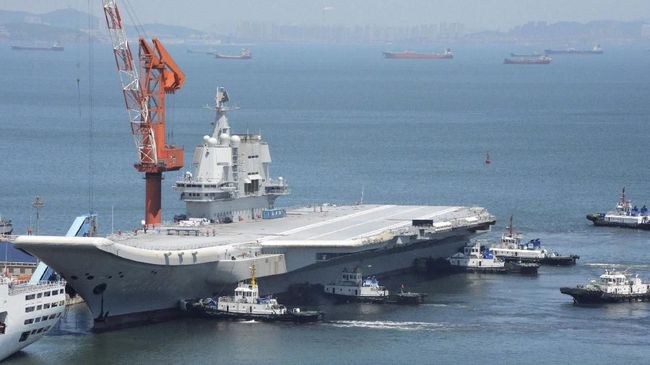 China Uji Lepas Landas Jet J 15 dari Kapal  Induk Terbaru