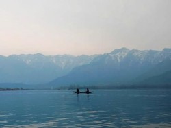 Foto: Danau Indah di Kaki Himalaya