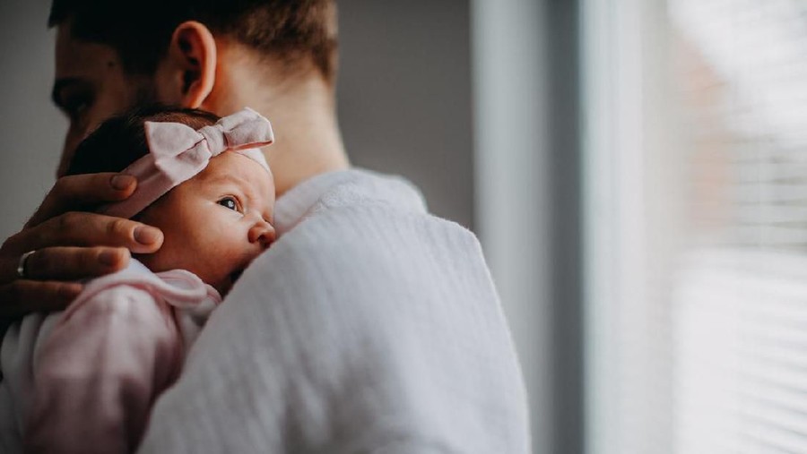 Viral Ayah Jepit Selang Infus  Anak  di  Mulut Alasannya 