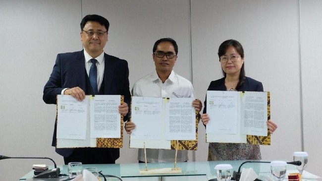 Bio Farma berkolaborasi dengan dua perusahaan asal Korea Selatan untuk menjajaki dan mengembangkan produk terapi atau immunoterapi pengobatan kanker.