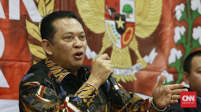 Ketua MPR Bambang Soesatyo meminta pemerintah mempertimbangkan penutupan sementara penerbangan domestik maupun internasional di sejumlah bandara.