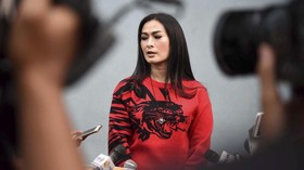 Iis Dahlia Ingin Oplas karena Merasa Lehernya 'Longsor'