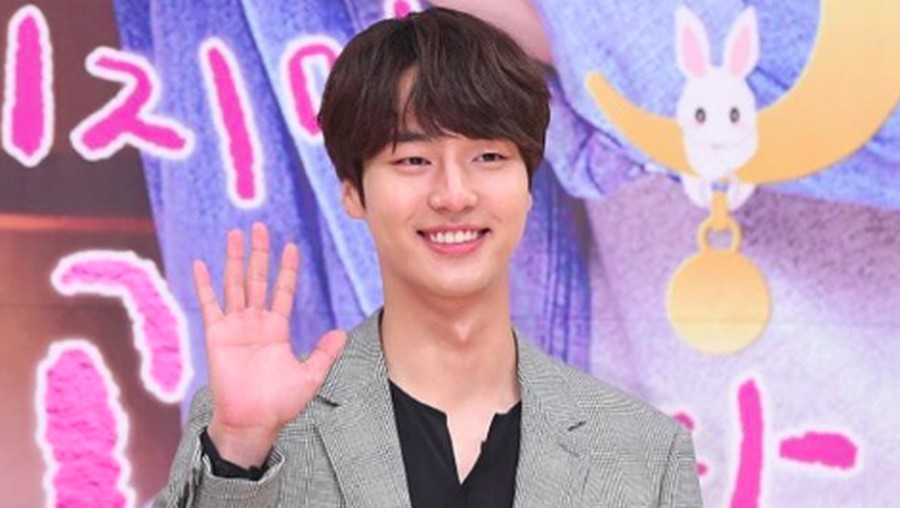 2. Yang Se Jong Lima aktor tampan Korea ini blak-blakan lebih memilih cinta daripada persahabatan.
