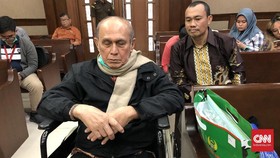 Kivlan Zen Dituntut 7 Bulan Penjara Terkait Senpi Ilegal
