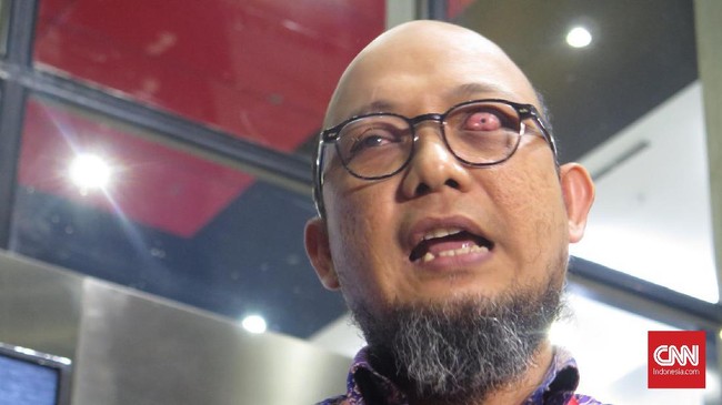 Anggota Tim Hukum Novel, Alghiffari Aqsa menyatakan polisi harus lebih terbuka dan transparan mengenai pengusutan kasus penyiraman air keras ke Novel.