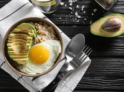Kalori Oatmeal dan Kesalahan dalam Menikmati Semangkuk Oatmeal