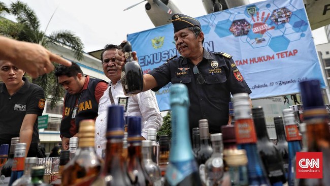 Pakar dari Drone Emprit mengungkapkan peta individu dan ormas yang mendukung dan menolak Perpres Investasi Miras di medsos.