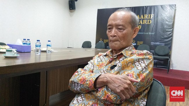 Buya Syafii Maarif meminta Jokowi memerintahkan Menteri Kesehatan berupaya maksimal nyawa pada tenaga kesehatan covid-19.