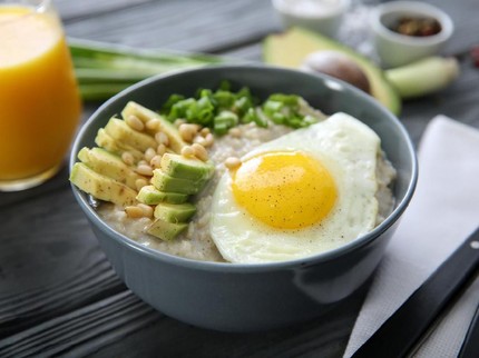 Resep MPASI Bubur Havermut, Kuning Telur & Alpukat, Gizinya Lengkap