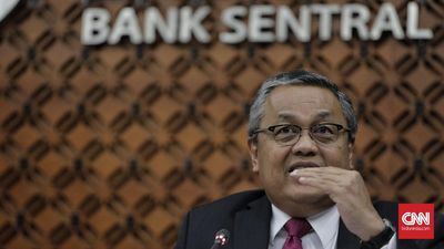 Gubernur Bank Indonesia (BI) Perry Warjiyo menyampaikan pemaparan hasil Rapat Dewan Gubernur (RDG) Bank Indonesia di Bank Indonesia, Jakarta, Kamis, 19 Desember 2019.