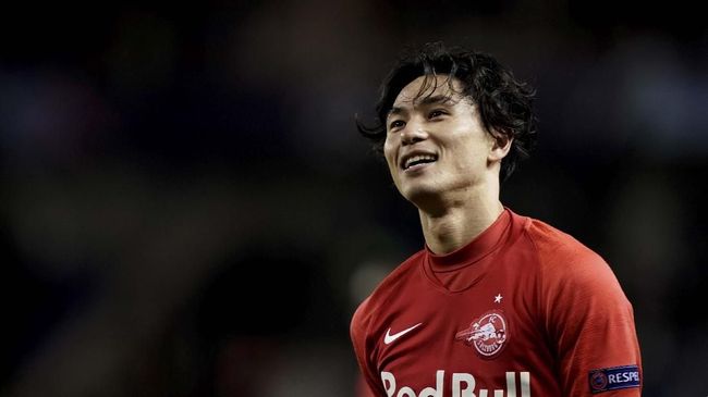 Takumi Minamino, Musuh yang Buat Liverpool Jatuh Hati Takumi Minamino hadir di Anfield sebagai musuh Liverpool pada 2 Oktober 2019. Tiga bulan berikutnya, Minamino bakal menjalani debut sebagai pemain The Reds.
