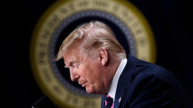 Trump mengatakan pada Senin mendatang akan mengumpulkan bos-bos farmasi di Gedung Putih guna mendiskusikan vaksin antivirus corona (Covid-19).