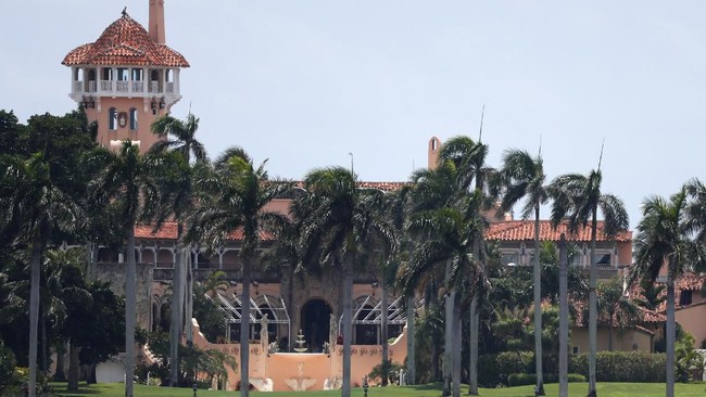 Seorang perempuan warga China kembali menerobos ke dalam resor Mar-a-Lago, Florida milik Presiden Amerika Serikat, Donald Trump.