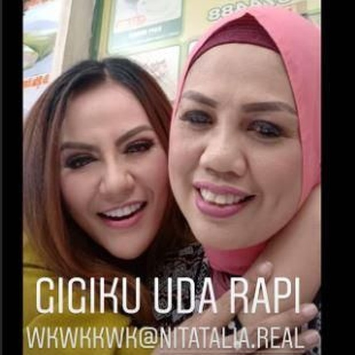 <p>Setelah giginya dipotong, Elly terlihat lebih percaya diri lho. Ia juga menuliskan keterangan bahwa giginya sudah rapi. (Foto: Instagram @ellysugigi_real_)</p>