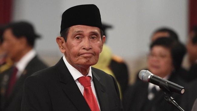 Presiden RI Joko Widodo (Jokowi) resmi melantik lima orang untuk menjadi Dewan Pengawas KPK. Mantan Wakil Ketua KPK Tumpak Hatarongan jadi Ketua Dewas KPK.