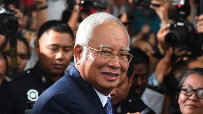 Pengadilan Malaysia menolak pengajuan banding terbaru eks PM Najib Razak yang terseret mega korupsi dana investasi negara 1 Malaysia Development Berhad (1MDB).