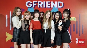 Persimpangan Jalan GFriend di Video Musik Crossroads
